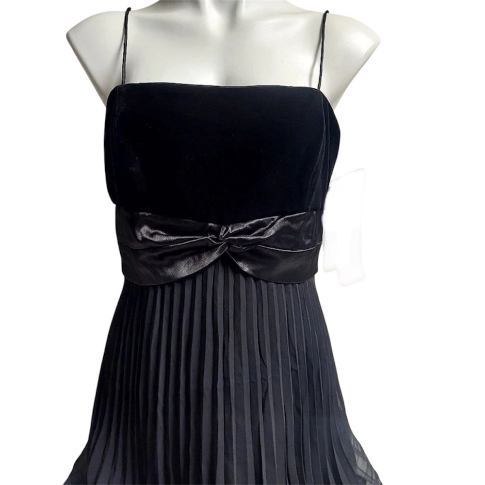 Alex Evenings Black Dress Upper Velvet‎ Pleated Back Zip Formal